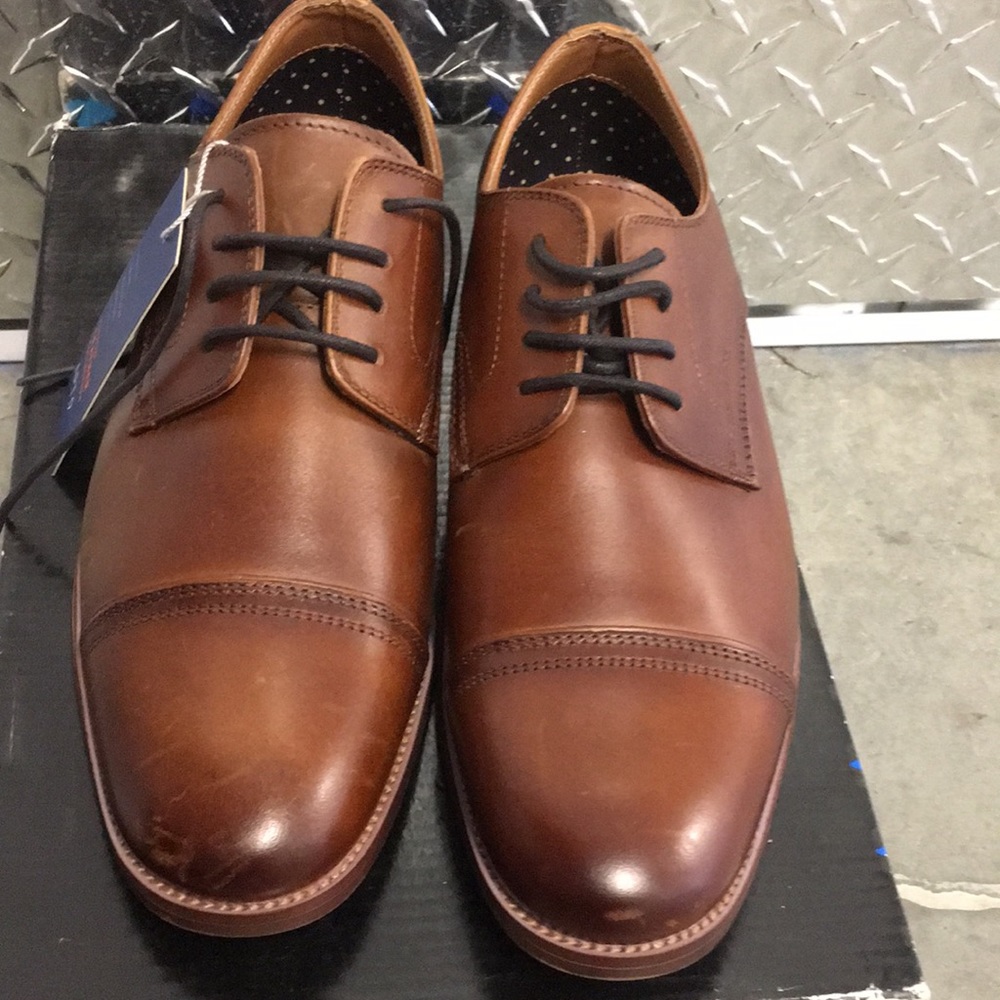 Apt.9 Men’s Signature Leather Shoes Size 8